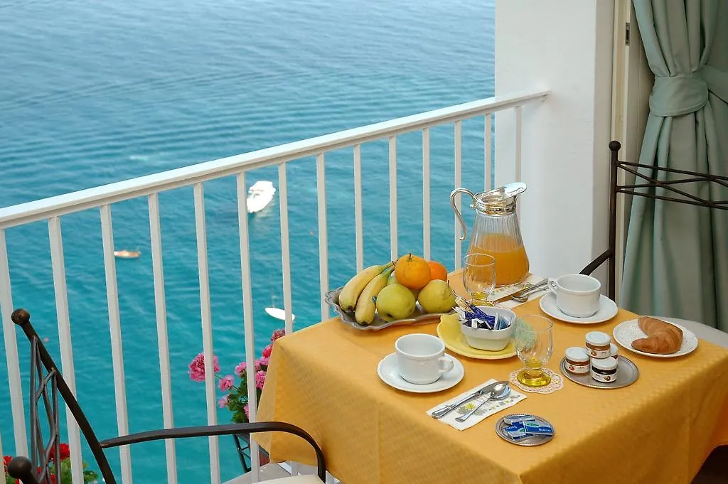 ***  Hotel La Ninfa Amalfi Italy