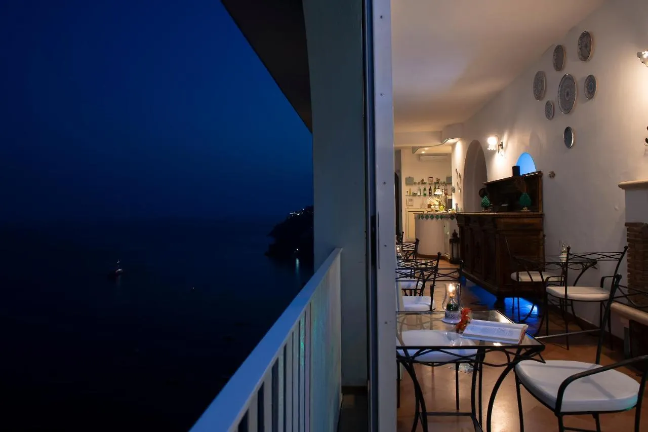 Hotel La Ninfa Amalfi 3*,  Italy